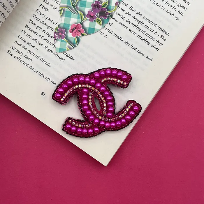 brooch chanel c1 n1 گل سینه زنانه دست دوز چیکا مدل شنل کد 1 - Image 1