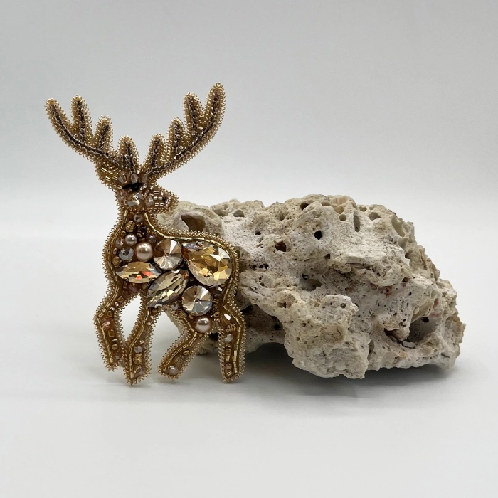 brooch deer numb1 گل سینه زنانه دست دوز چیکا مدل گوزن - Image 1