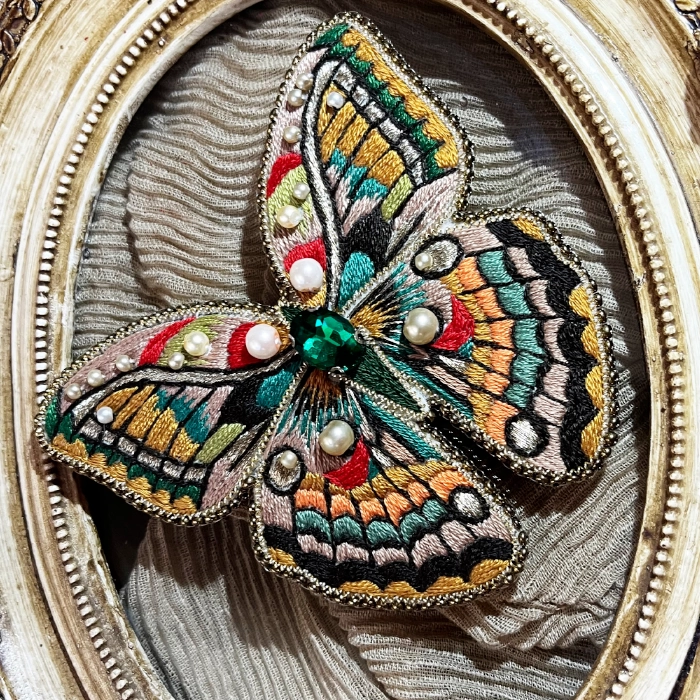 brooch parvane bozorg numb3 گل سینه زنانه دست دوز چیکا مدل پروانه - Image 1