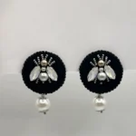 گوشواره زنانه زنبور مشکی دست دوز چیکا - Image 2