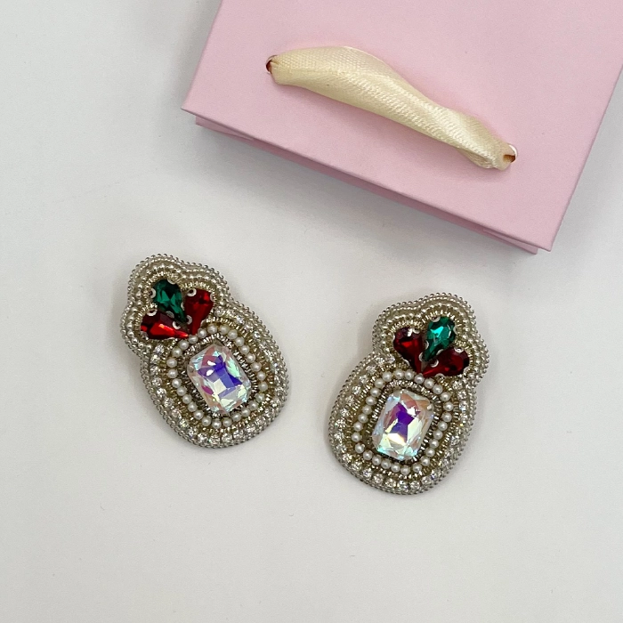 earing crown numb2 گوشواره زنانه تاج دار دست دوز چیکا - Image 1