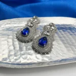 گوشواره زنانه سلطنتی آبی دست دوز چیکا - Image 3