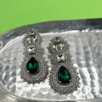 گوشواره زنانه سلطنتی سبز دست دوز چیکا - Image 2